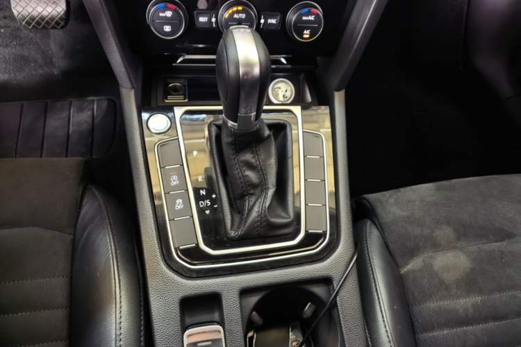Used Volkswagen Magotan 2017 330TSI DSG Luxury Model Gear Lever