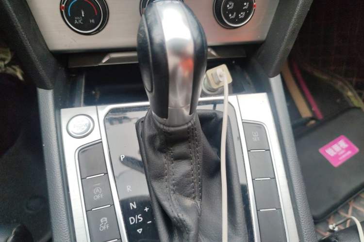 Used Volkswagen Magotan 2017 280TSI DSG Comfort Model Gear Lever