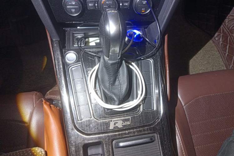 Used Volkswagen Magotan 2017 330TSI DSG Luxury Model Gear Lever