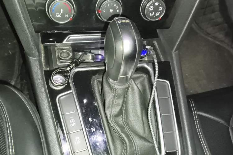 Used Volkswagen Magotan 2017 330TSI DSG Leading Model Gear Lever