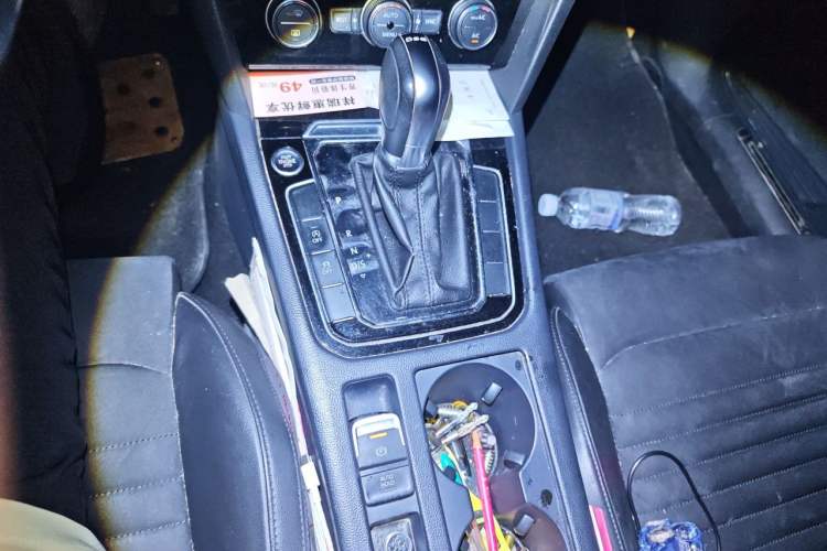 Used Volkswagen Magotan 2017 330TSI DSG Luxury Model Gear Lever