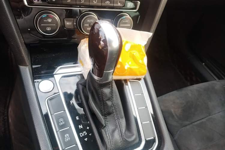 Used Volkswagen Magotan 2017 330TSI DSG Luxury Model Gear Lever