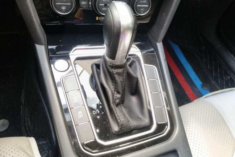 Used Volkswagen Magotan 2017 380TSI DSG Luxury Model Gear Lever