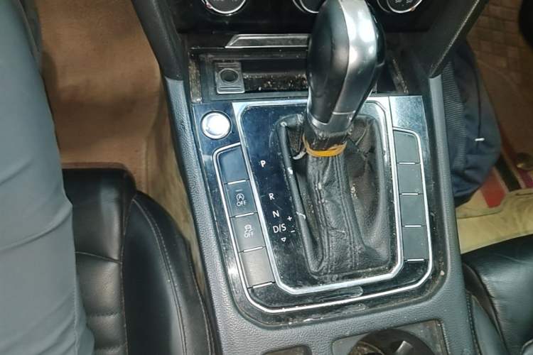 Used Volkswagen Magotan 2017 330TSI DSG Luxury Model Gear Lever