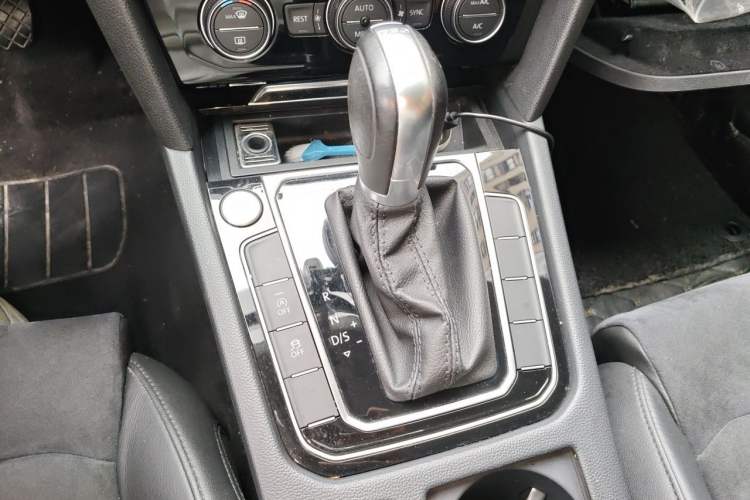 Used Volkswagen Magotan 2017 330TSI DSG Luxury Model Gear Lever