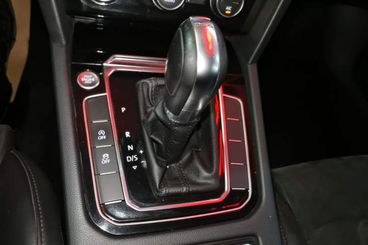 Used Volkswagen Magotan 2017 330TSI DSG Luxury Model Gear Lever