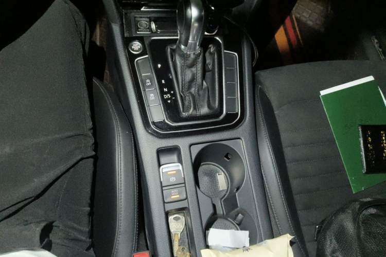 Used Volkswagen Magotan 2017 330TSI DSG Luxury Model Gear Lever