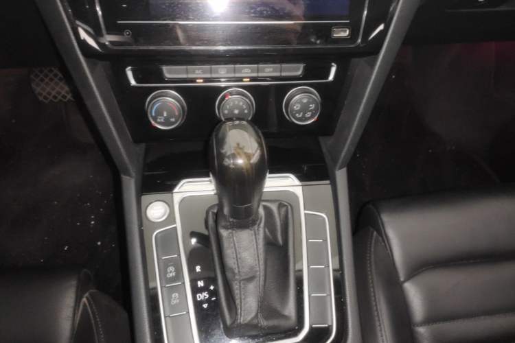 Used Volkswagen Magotan 2017 330TSI DSG Leading Model Gear Lever