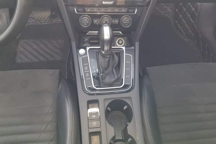 Used Volkswagen Magotan 2017 330TSI DSG Luxury Model Gear Lever