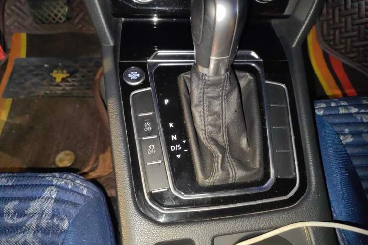 Used Volkswagen Magotan 2017 330TSI DSG Luxury Model Gear Lever