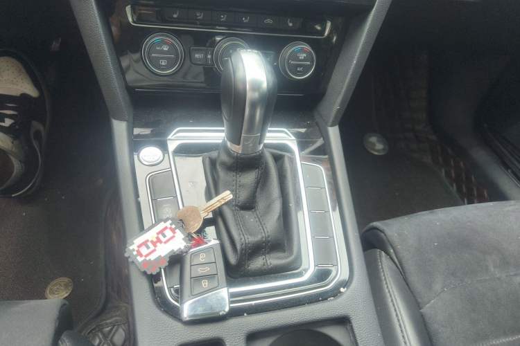 Used Volkswagen Magotan 2017 330TSI DSG Luxury Model Gear Lever