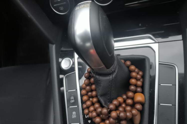 Used Volkswagen Magotan 2017 330TSI DSG Luxury Model Gear Lever