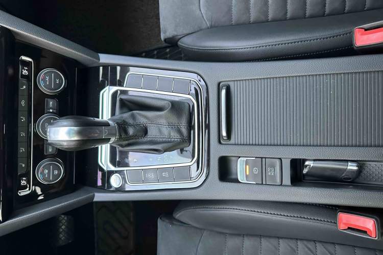 Used Volkswagen Magotan 2017 380TSI DSG Luxury Model Gear Lever
