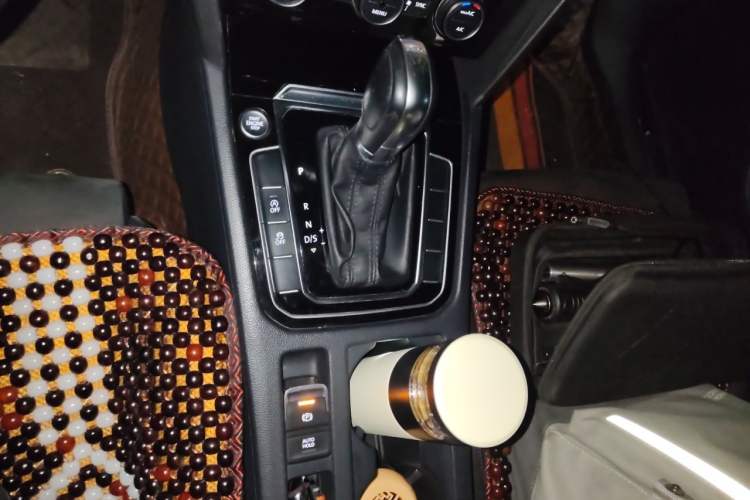 Used Volkswagen Magotan 2017 330TSI DSG Luxury Model Gear Lever