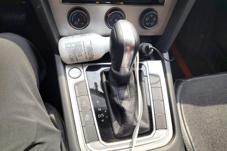 Used Volkswagen Magotan 2017 280TSI DSG Comfort Model Gear Lever