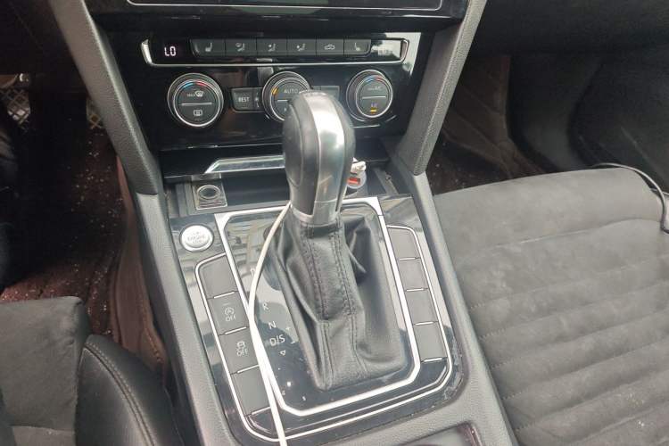 Used Volkswagen Magotan 2017 330TSI DSG Luxury Model Gear Lever