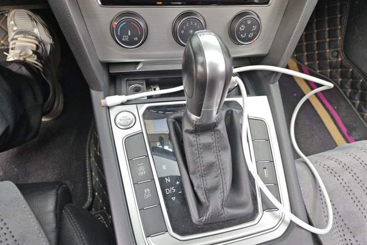 Used Volkswagen Magotan 2017 280TSI DSG Comfort Model Gear Lever