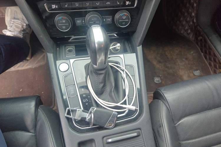 Used Volkswagen Magotan 2017 330TSI DSG Luxury Model Gear Lever