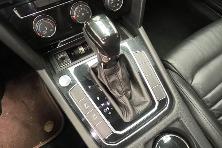 Used Volkswagen Magotan 2017 330TSI DSG Leading Model Gear Lever
