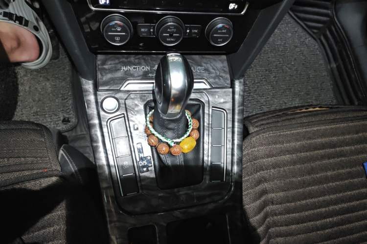 Used Volkswagen Magotan 2017 330TSI DSG Luxury Model Gear Lever