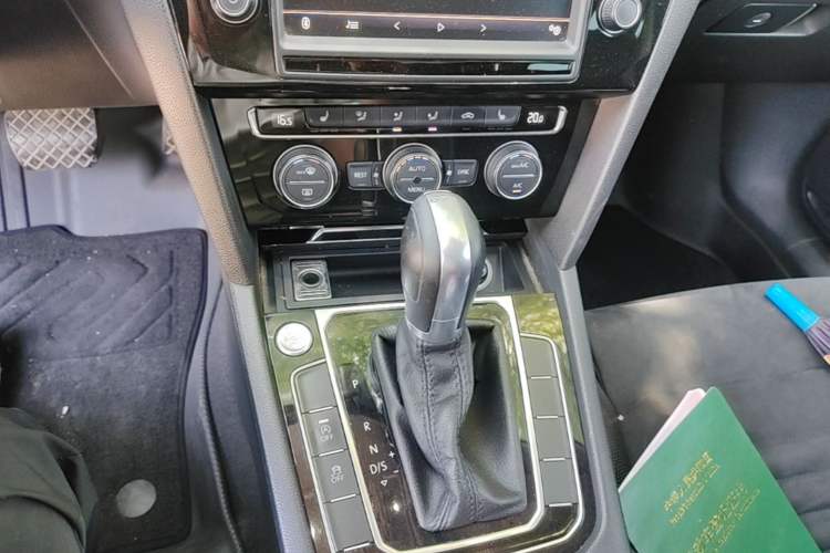Used Volkswagen Magotan 2017 330TSI DSG Luxury Model Gear Lever