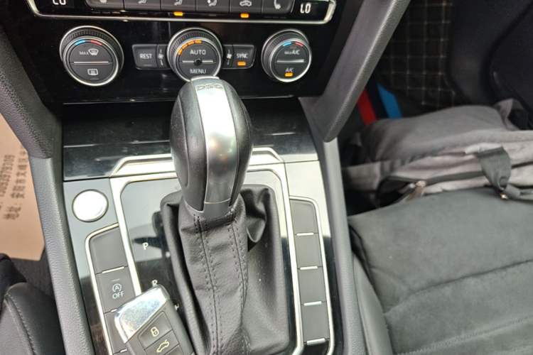 Used Volkswagen Magotan 2017 330TSI DSG Luxury Model Gear Lever
