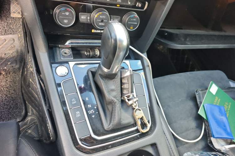 Used Volkswagen Magotan 2017 330TSI DSG Luxury Model Gear Lever