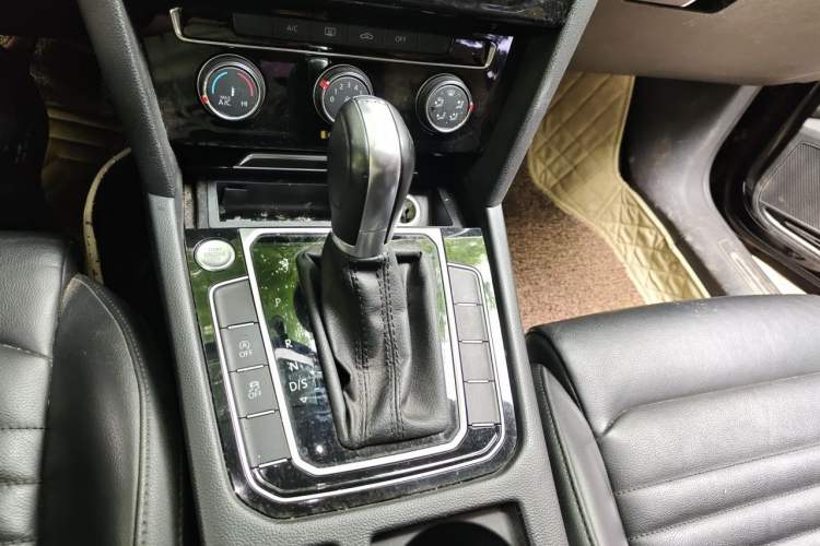 Used Volkswagen Magotan 2017 330TSI DSG Leading Model Gear Lever