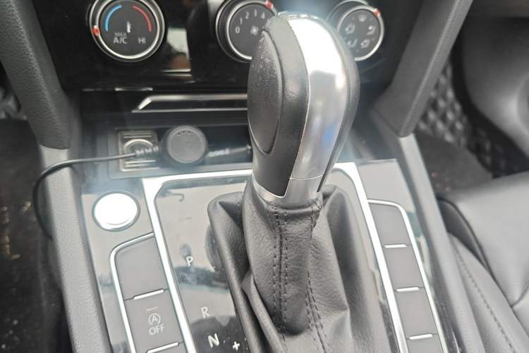 Used Volkswagen Magotan 2017 330TSI DSG Leading Model Gear Lever