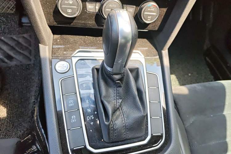 Used Volkswagen Magotan 2017 330TSI DSG Luxury Model Gear Lever