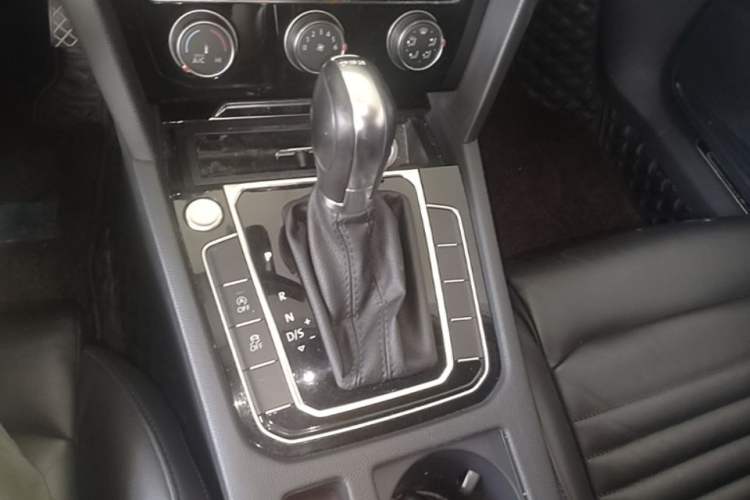 Used Volkswagen Magotan 2017 330TSI DSG Leading Model Gear Lever