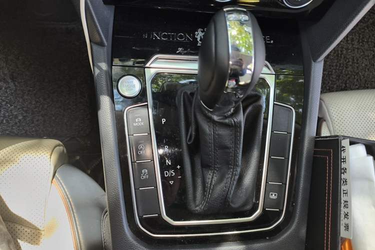 Used Volkswagen Magotan 2017 380TSI DSG Flagship Edition Gear Lever