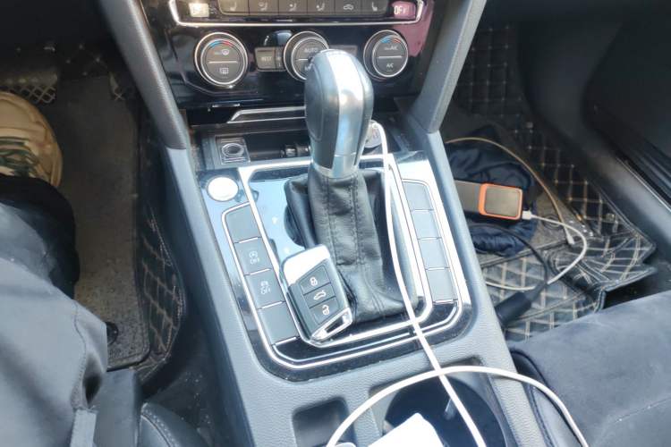 Used Volkswagen Magotan 2017 330TSI DSG Luxury Model Gear Lever
