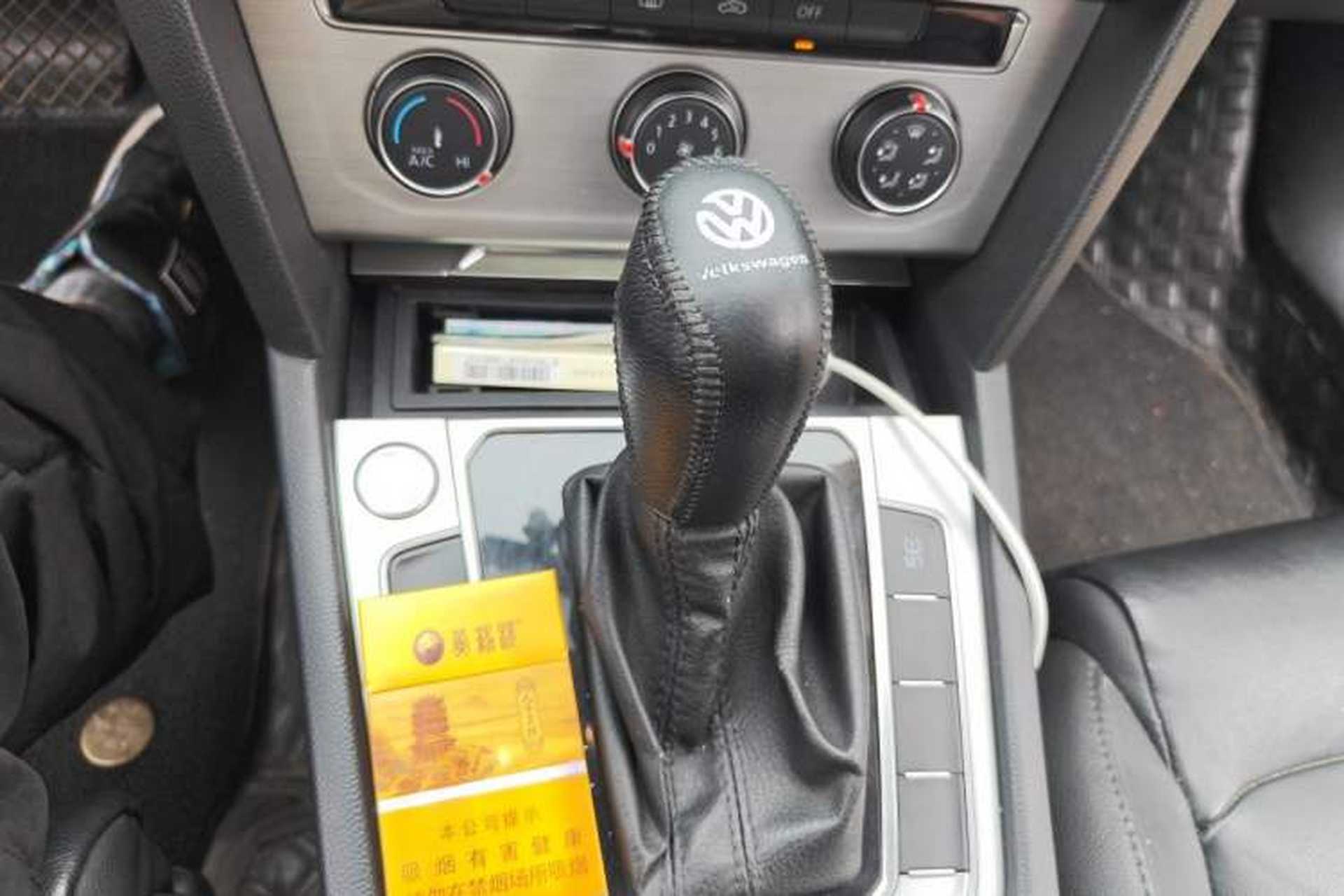 Used Volkswagen Magotan 2017 330TSI DSG Comfort Model Gear Lever