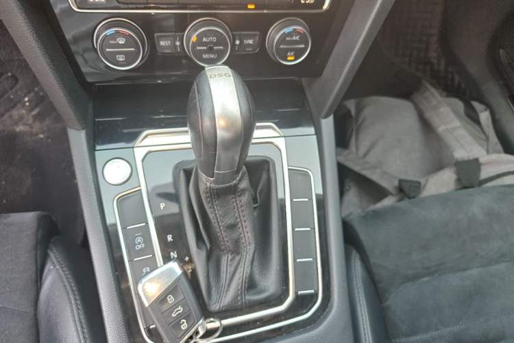 Used Volkswagen Magotan 2017 330TSI DSG Luxury Model Gear Lever