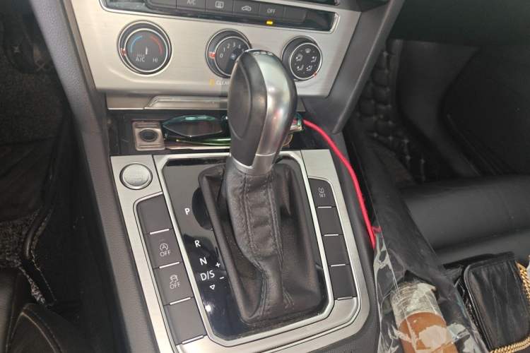 Used Volkswagen Magotan 2017 280TSI DSG Comfort Model Gear Lever