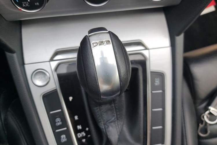 Used Volkswagen Magotan 2017 330TSI DSG Comfort Model Gear Lever