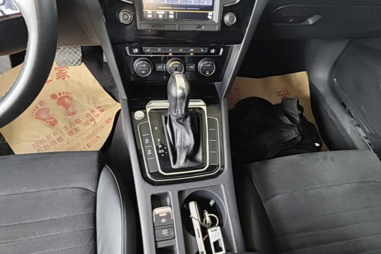 Used Volkswagen Magotan 2017 330TSI DSG Luxury Model Gear Lever