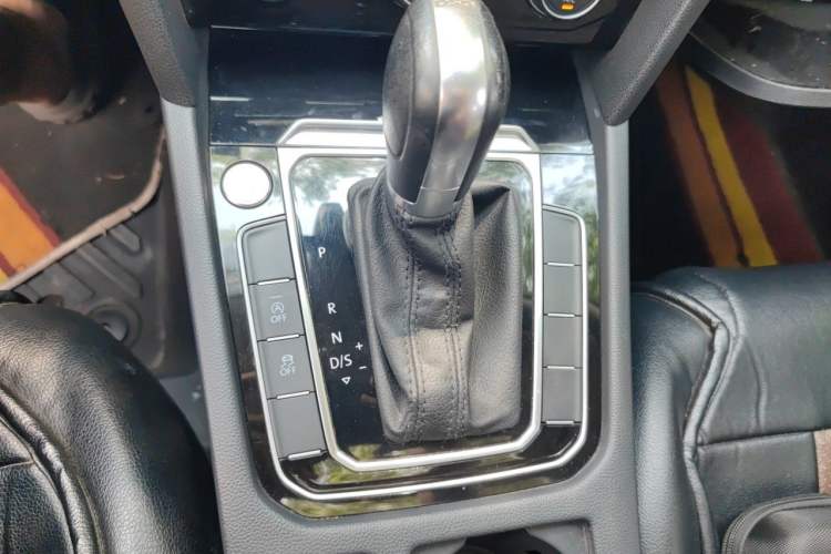 Used Volkswagen Magotan 2017 330TSI DSG Luxury Model Gear Lever