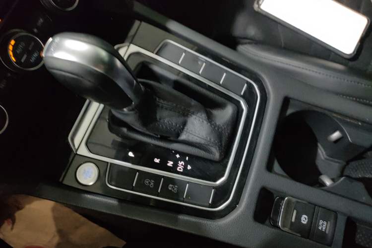 Used Volkswagen Magotan 2017 330TSI DSG Luxury Model Gear Lever