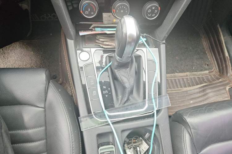 Used Volkswagen Magotan 2017 330TSI DSG Luxury Model Gear Lever