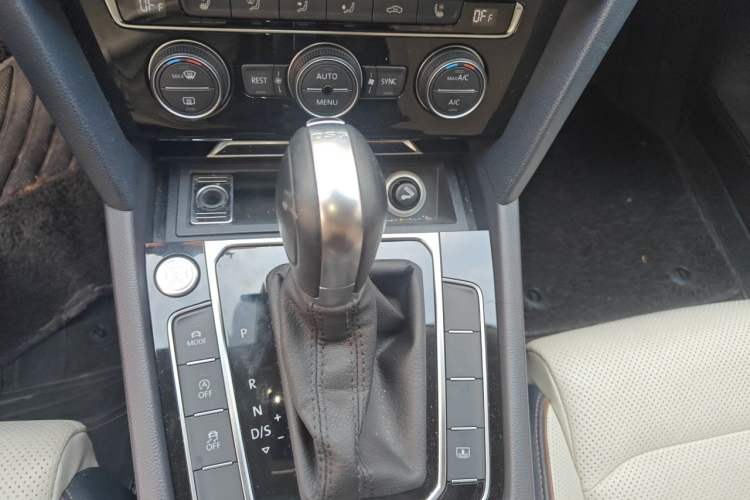Used Volkswagen Magotan 2017 380TSI DSG Flagship Edition Gear Lever