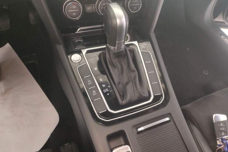 Used Volkswagen Magotan 2017 330TSI DSG Luxury Model Gear Lever