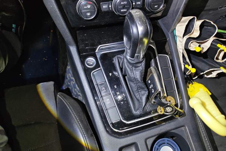 Used Volkswagen Magotan 2017 330TSI DSG Luxury Model Gear Lever