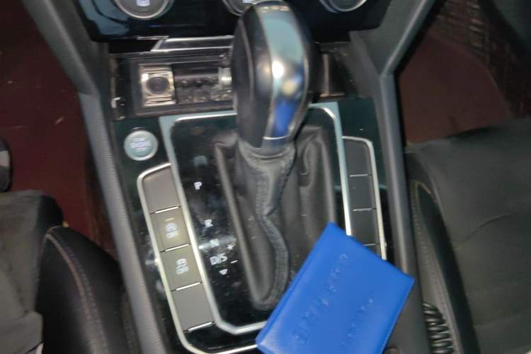 Used Volkswagen Magotan 2017 330TSI DSG Luxury Model Gear Lever