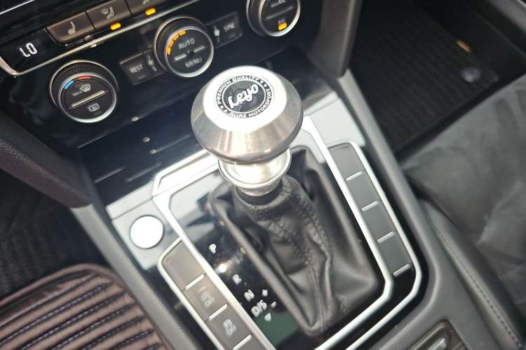 Used Volkswagen Magotan 2017 330TSI DSG Luxury Model Gear Lever