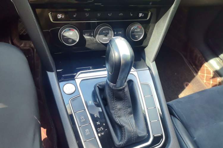 Used Volkswagen Magotan 2017 330TSI DSG Luxury Model Gear Lever