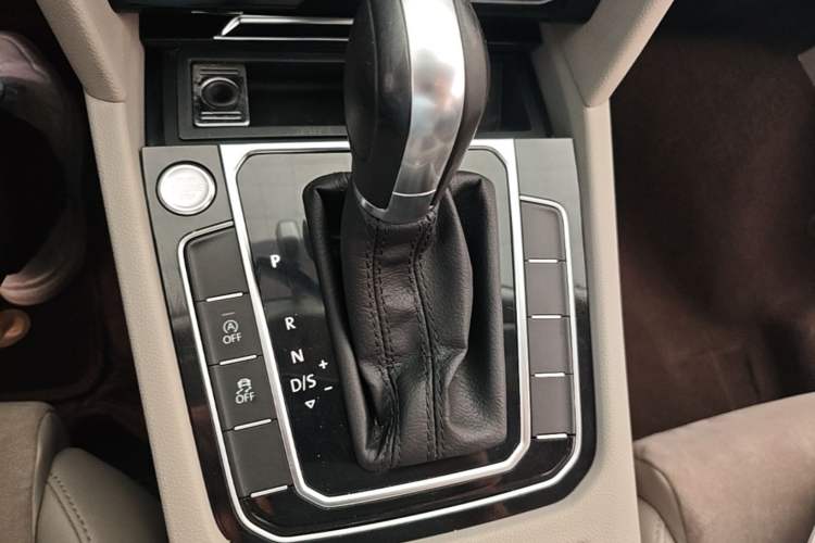 Used Volkswagen Magotan 2017 330TSI DSG Luxury Model Gear Lever