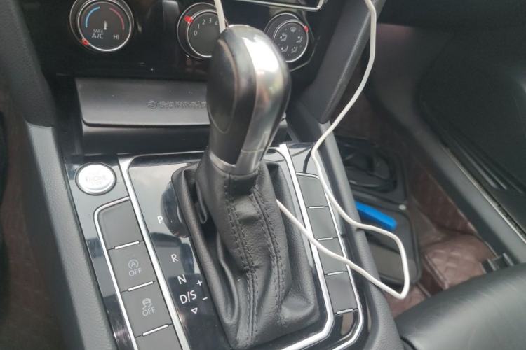 Used Volkswagen Magotan 2017 280TSI DSG Leading Edition Gear Lever