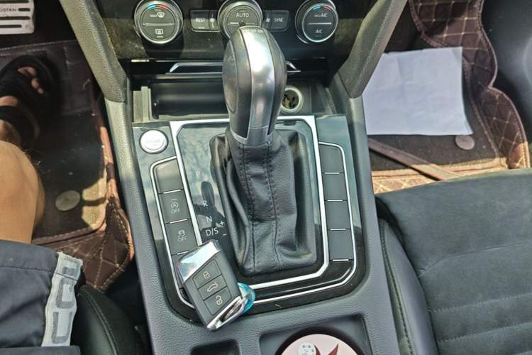 Used Volkswagen Magotan 2017 380TSI DSG Luxury Model Gear Lever